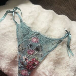 Sexy✨Victoria's Secret Pink Floral Lace Panties Thong